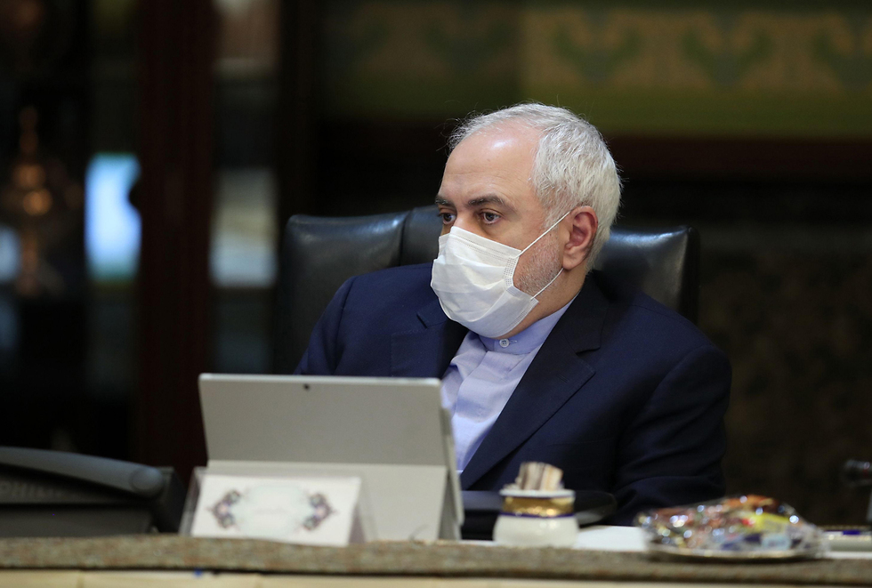 נגיף קורונה ישיבת ממשלה טהרן איראן (צילום: AFP, HO, IRANIAN PRESIDENCY)