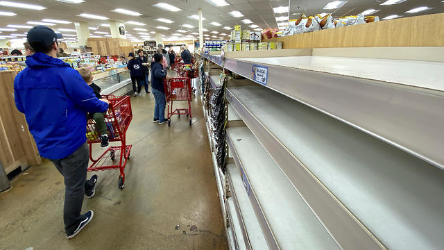 סופרמרקט בקליפורניה בעקבות נגיף הקורונה (צילום: רויטרס)