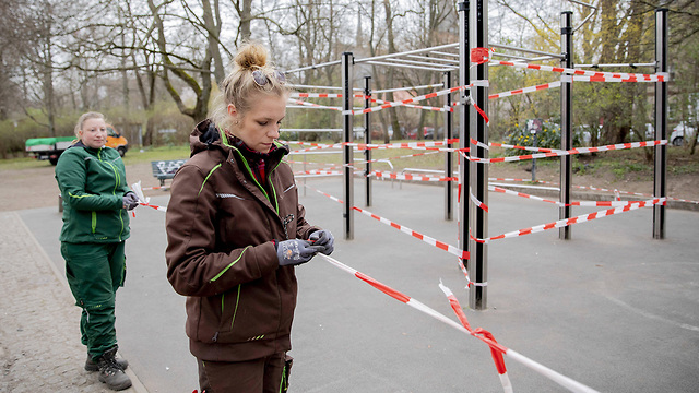 Запрещены прогулки на детских площадках по всей Германии. Фото: МСТ