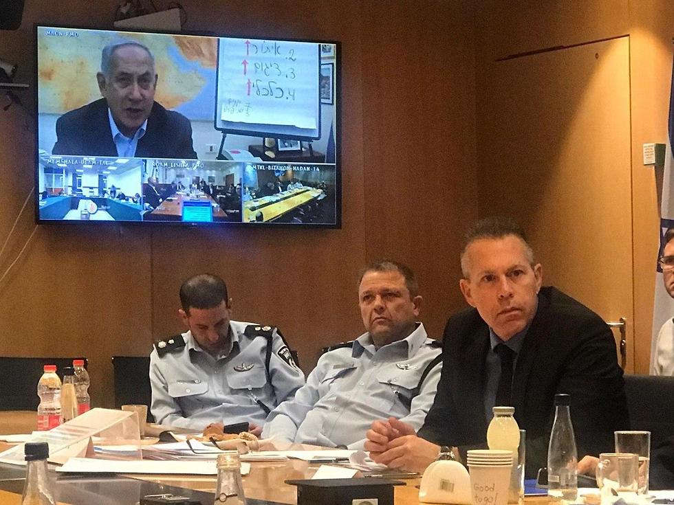 Нетаниягу и руководители МВБ и полиции обсуждают введение тотального карантина. 23 марта 2020 года