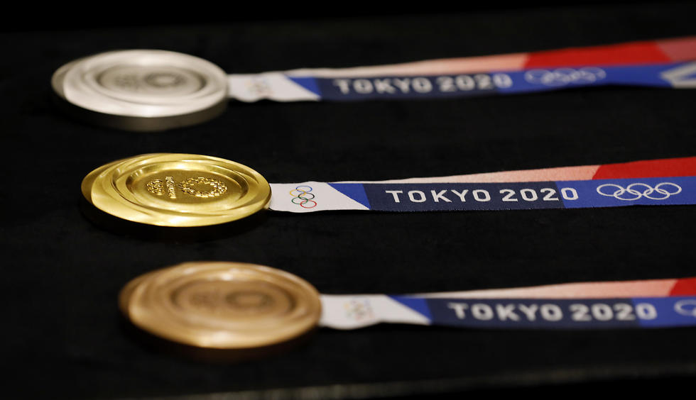 המדליות שיחולקו באולימפיאדת טוקיו (צילום: EPA)