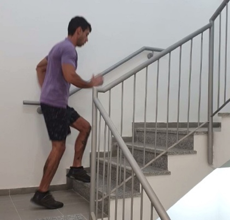 אימון מדרגות ()