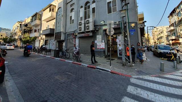 רחובות ריקים בשכונת פלורנטין בתל אביב בזמן מגיפת הקורונה (צילום: אסף קמר)