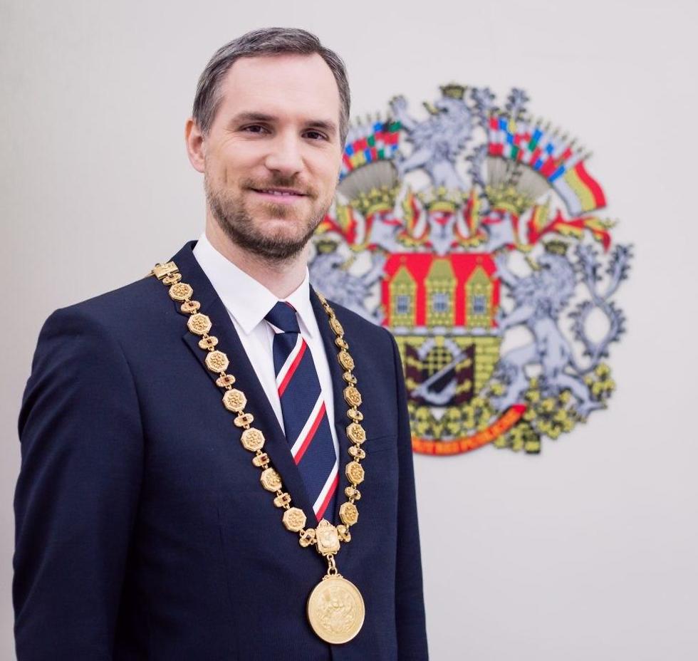 צ'כיה ראש העיר פראג ז'דנייק הז'יב ()