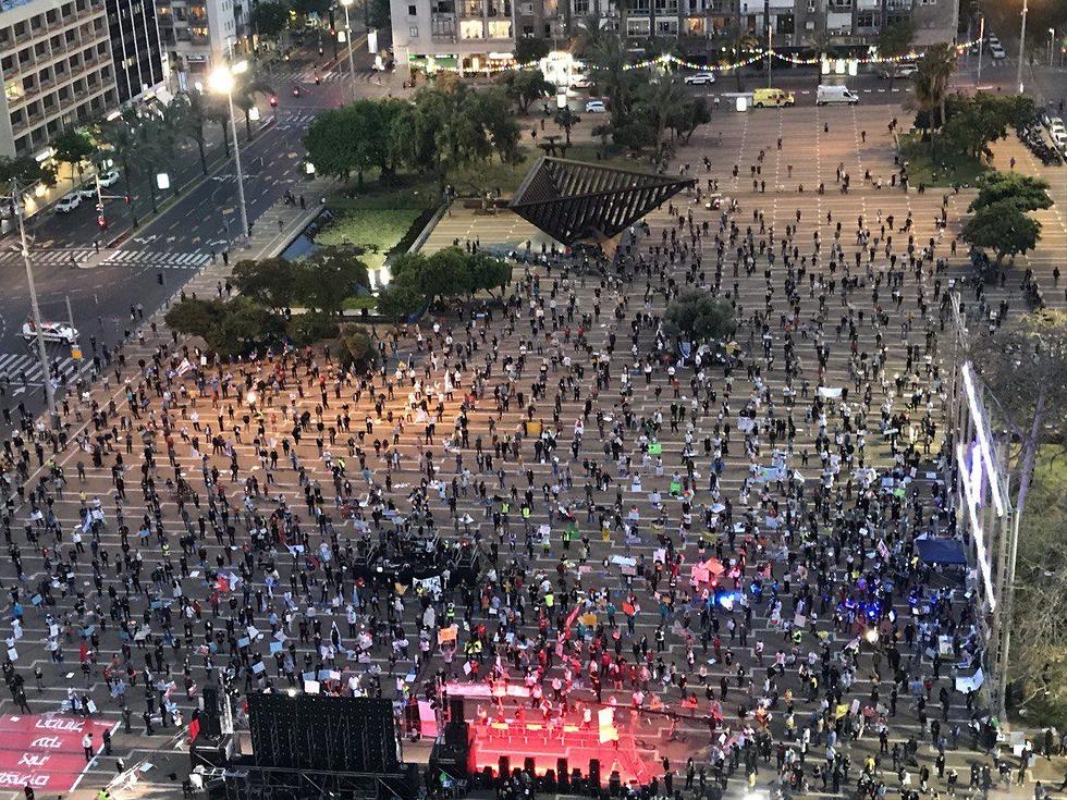 Демонстрация на площади Рабина в Тель-Авиве. Фото: Моти Кимхи (צילום: מוטי קמחי)
