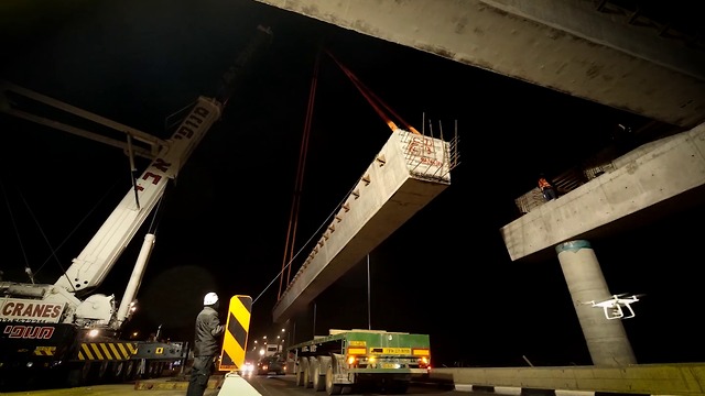 הקמת גשרים מעל מסילות הרכבת (צילום: דני שכטמן )