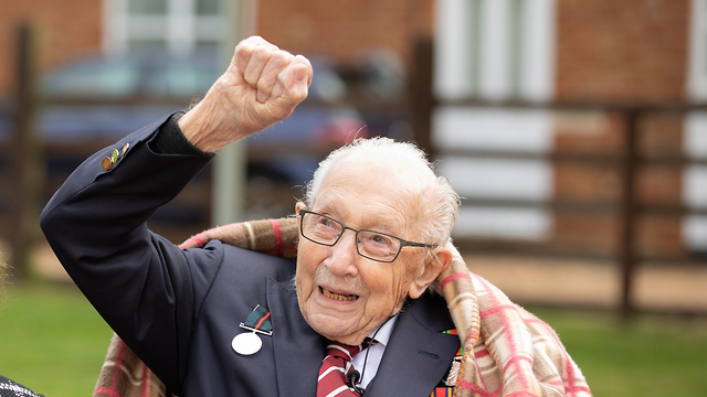 נגיף קורונה בריטניה קפטן טום בן 100 (צילום: gettyimages)