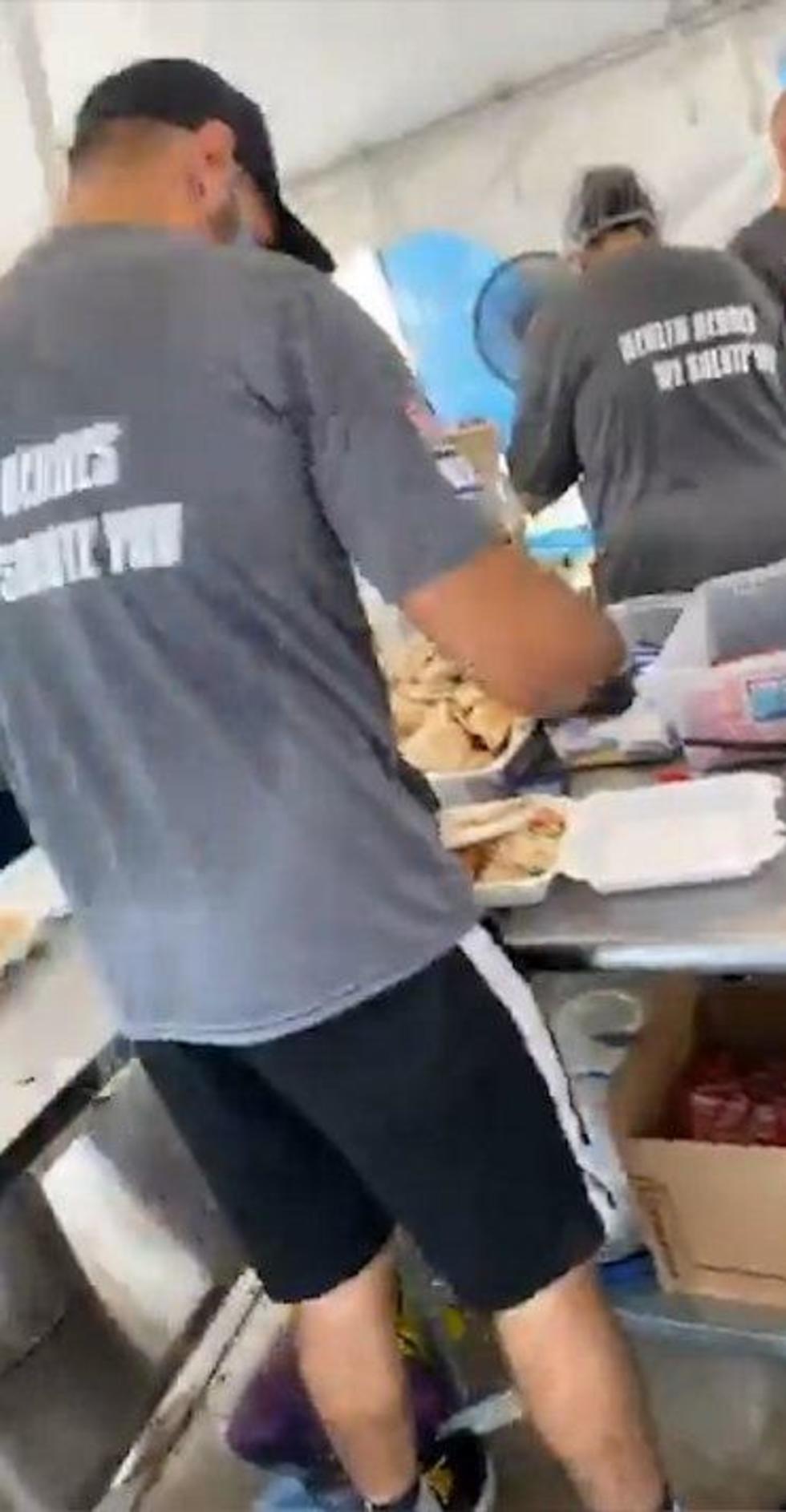 מתנדבים ישראלים הקימו מטבח ישראלי נייד ומאכילים באלפי מנות את צוותי הרפואה שנלחמים בקורונה ()
