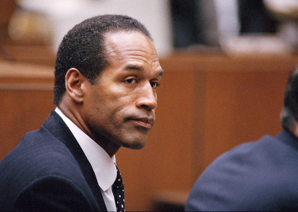 או.ג'יי סימפסון במשפט הרצח ב-1994 (צילום: AP)