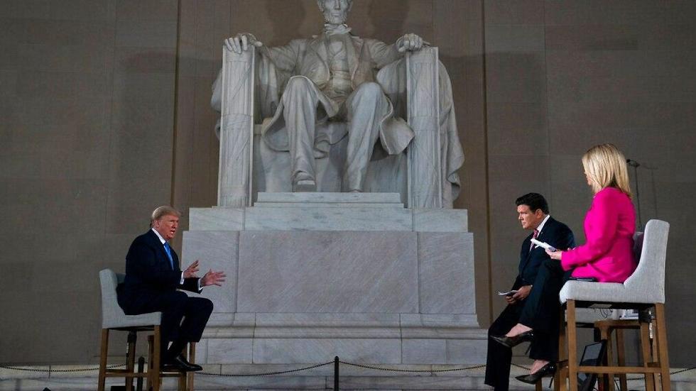 טראמפ בריאיון לפוקס ניוז (צילום:AP Photo. Evan Vucci )