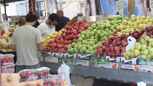 שוק הכרמל (צילום: מוטי קמחי)