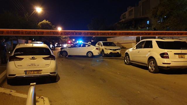 הרוג בן 40 נמצא הרוג כתוצאה מירי ברחוב שלמה בן יוסף בבאר שבע (צילום: הרצל יוסף)