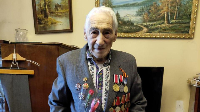 94-летний Борис Мовсович из Ноф ха-Галиль. Фото: мэрия города