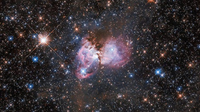 מקום דגירה של כוכבים בחלל (צילום: Hubble, נאס