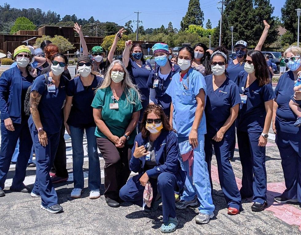 צוותי הרפואה בבית החולים בקליפורניה  (מתוך עמוד הפייסבוק: Dominican Hospital)
