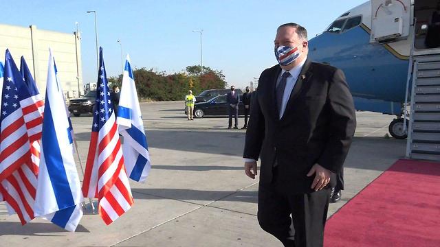 מזכיר המדינה האמריקאי מייק פומפאו נוחת בישראל (צילום: זיו סוקולוב, שגרירות ארצות הברית)