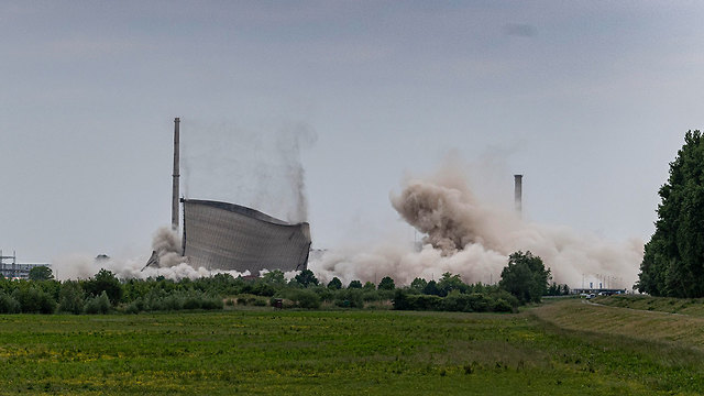 גרמניה פיצוץ מבוקר תחנת כוח גרעינית נהרסה (צילום: EPA)