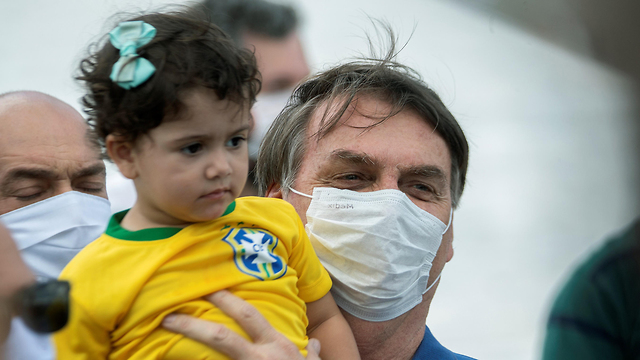 נשיא ברזיל ז'איר בולסונרו ב הפגנה נגד ה סגר ברזיליה ()