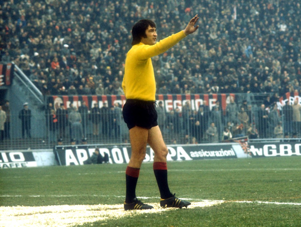 השוער האיטלקי אלברטוסי במדי מילאן בשנות ה-70 (צילום: AP)