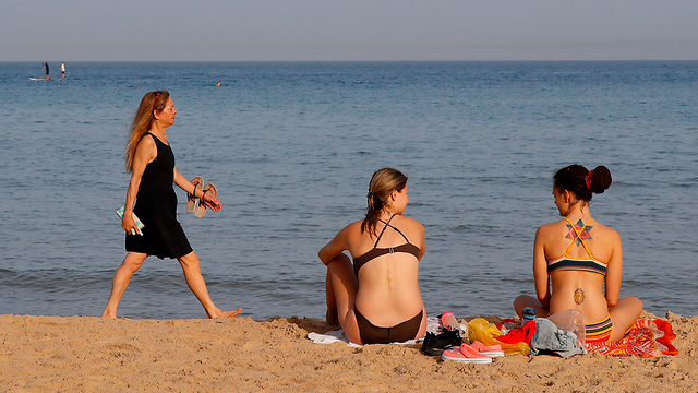 חוף ים תל אביב (צילום: AFP)