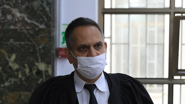 מיכה פטמן בבית המשפט (צילום: אמיל סלמן)