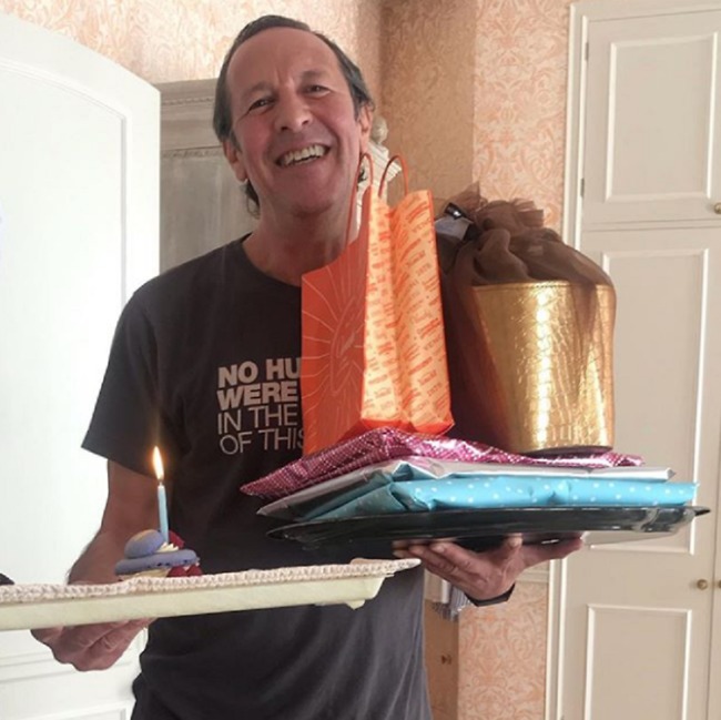 בעלה של קולינס, פרסי גיבסון, מפתיע עם מתנות (צילום: אינסטגרם) בעלה של קולינס, פרסי גיבסון, מפתיע עם מתנות (צילום: אינסטגרם)