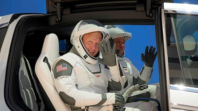 האסטרונאוטים מתכוננים (צילום: AFP)