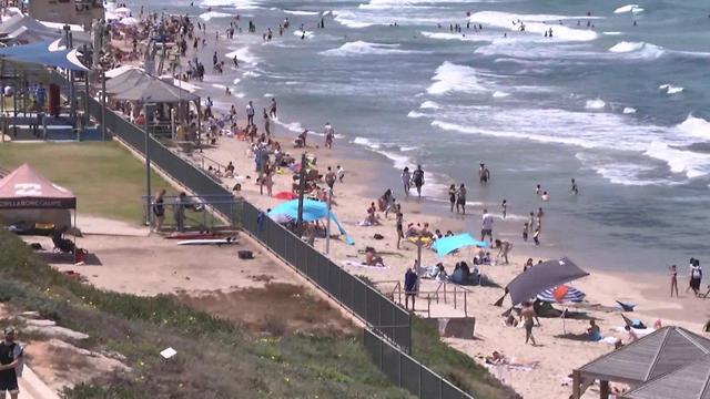 חוף הצוק בתל אביב (צילום: עמית הובר)