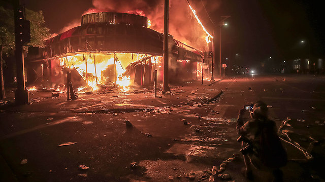 מהומות מיניאפוליס  (צילום: EPA)