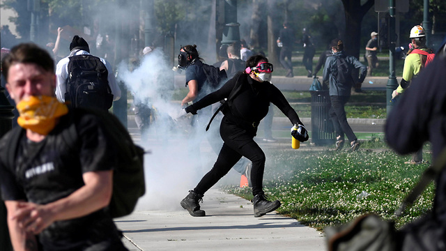 מהומות בפילדלפיה  (צילום: רויטרס)