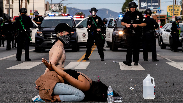 מחאה לוס אנג'לס (צילום: EPA)
