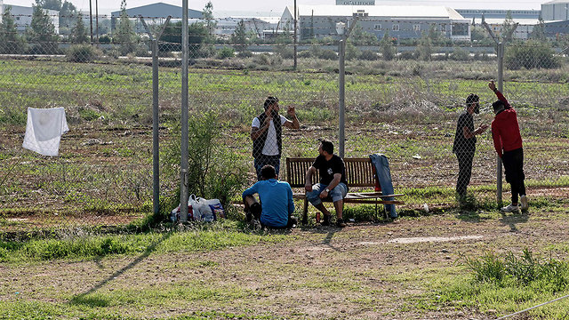 קפריסין מחנה פליטים מהגרים מבקשי מקלט בפרברי ניקוסיה (צילום: AFP)