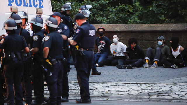 הפגנות בניו יורק בעקבות מותו של ג'ורג' פלויד (צילום: AP)