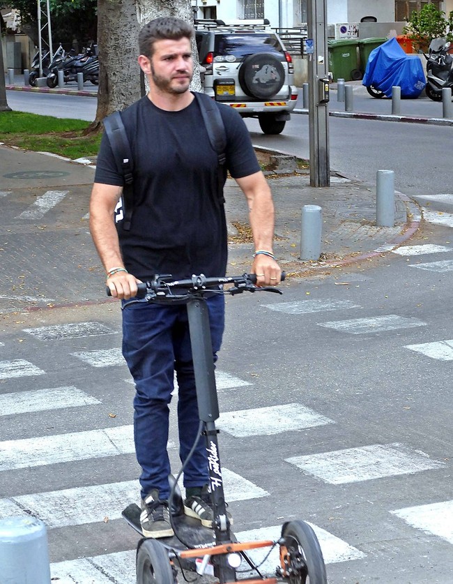 מצטערים על אי הנוחות הזמנית (צילום: אמיר מאירי)