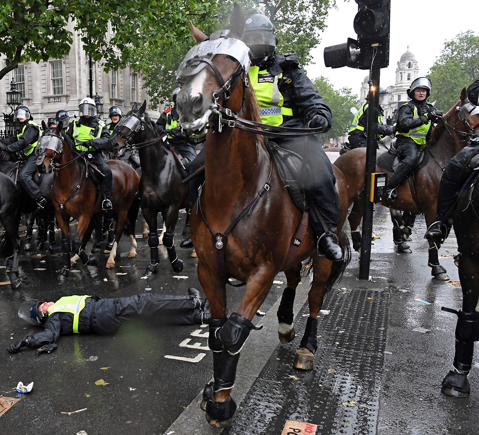 ג'ורג' פלויד מחאה עולמית לונדון בריטניה הפגנה (צילום: AFP)
