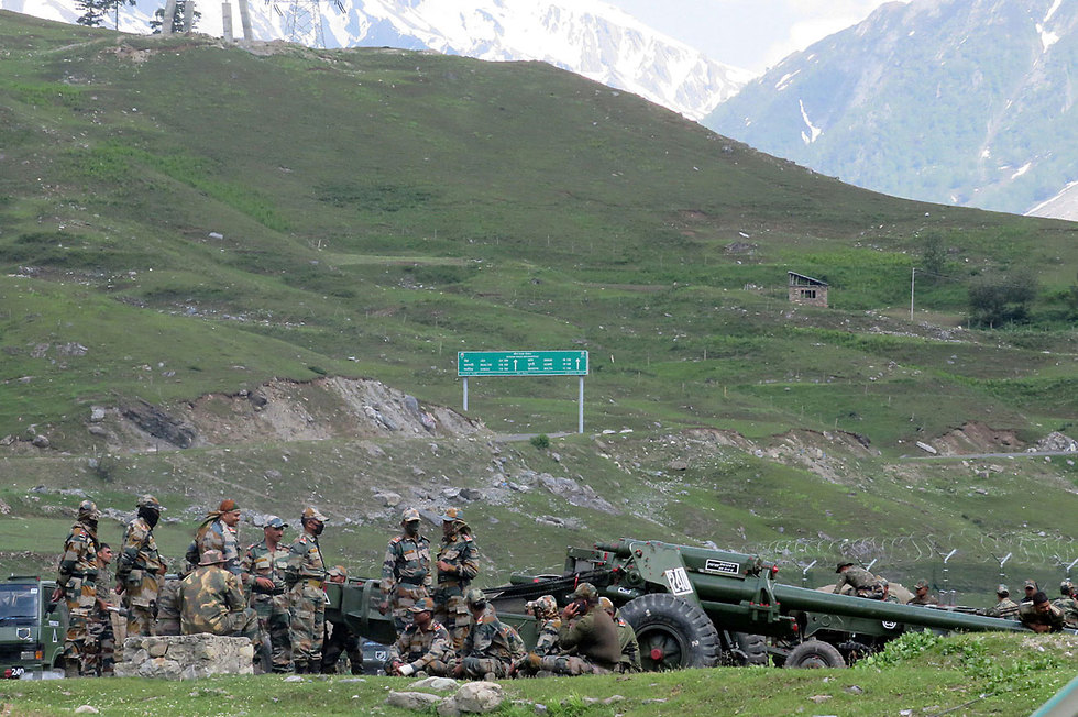 חיילים הודים  ב לדאק ב הימלאיה ההימלאיה סכסוך בגבול בין הודו ל סין  (צילום: רויטרס)