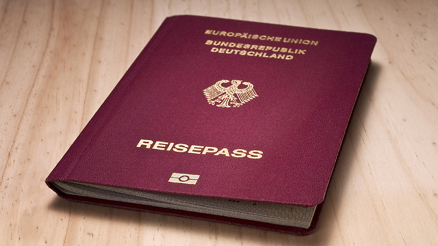 אילוס אילוסטרציה דרכון גרמני אזרחות גרמנית (צילום: shutterstock)