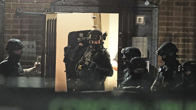 בריטניה רדינג משטרה שוטרים דקירות טרור (צילום: AP)
