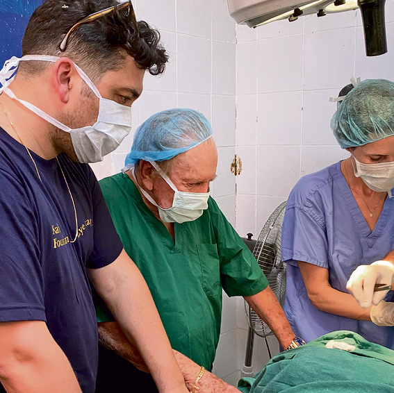 ניתוח עיניים במרפאה בטורמיי. שיעור העירוון בקרב התושבים הוא מהגבוהים בעולם