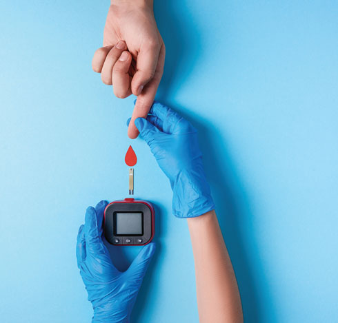אם בדיקת הדם שלכם מצביעה על המוגלובין נמוך מ־13 גרם המוגלובין לדציליטר דם אצל גברים ומ־12 גרם אצל נשים, אתם מוגדרים כאנמיים (צילום: Shutterstock)