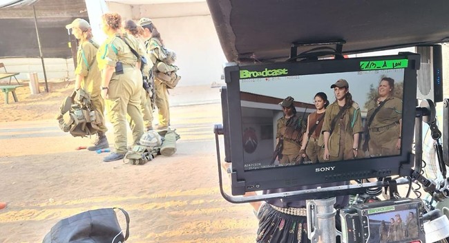 הבת של חבר הכנסת גדעון סער, למי ששכח (צילום: בלאק שיפ הפקות) הבת של חבר הכנסת גדעון סער, למי ששכח (צילום: בלאק שיפ הפקות)