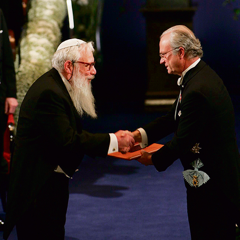 אומן בטקס קבלת פרס נובל, שטוקהולם 2005 | צילום: איי־פי