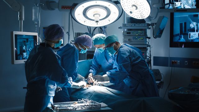 ניתוח שרוול (צילום: Shutterstock)