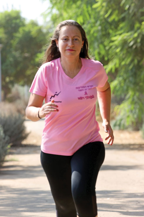 "כשאני מסיימת ריצה במרחק שלא ציפיתי מעצמי, זה אושר גדול להרגיש תפקודית ובריאה" (צילום: יריב כץ)