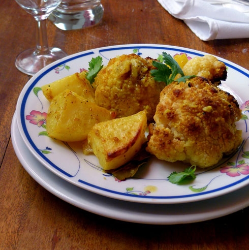 כרובית ותפוחי אדמה בתנור (צילום: מרילין איילון)