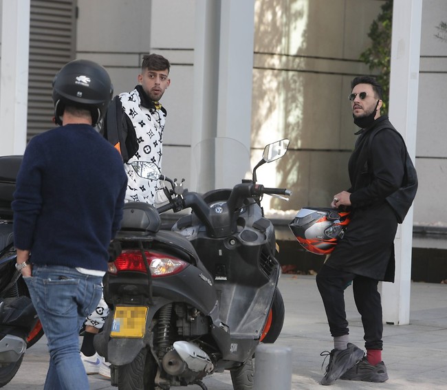 הערכת נזקים (צילום: מוטי לבטון) הערכת נזקים (צילום: מוטי לבטון)