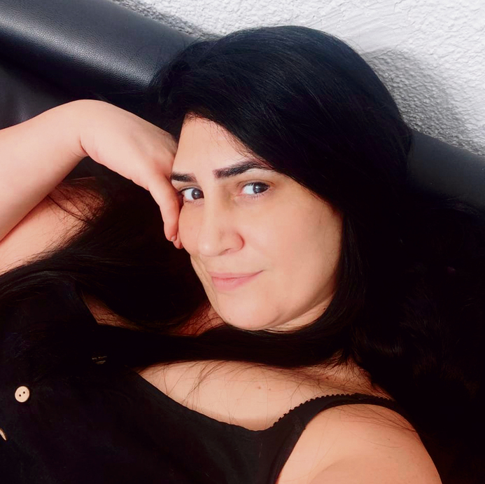 רויטל רומי. "מעלים את ההתכתבות ביניכם לקבוצת גרושים־גרושות בלי השם שלך, ושואלים שם את דעת הקהל על הסיטואציה" רויטל רומי. "מעלים את ההתכתבות ביניכם לקבוצת גרושים־גרושות בלי השם שלך, ושואלים שם את דעת הקהל על הסיטואציה"