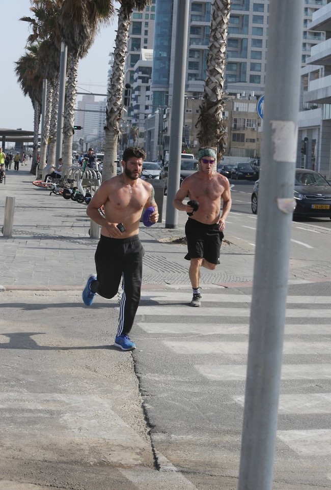ככה פותחים את היום (צילום: מוטי לבטון) ככה פותחים את היום (צילום: מוטי לבטון)