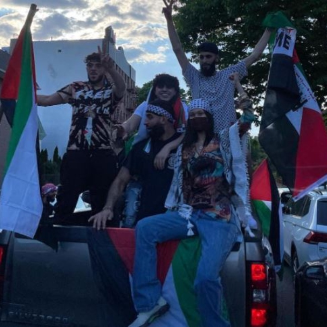 פעילה בהפגנות. בלה חדיד (צילום: אינסטגרם) פעילה בהפגנות. בלה חדיד (צילום: אינסטגרם)
