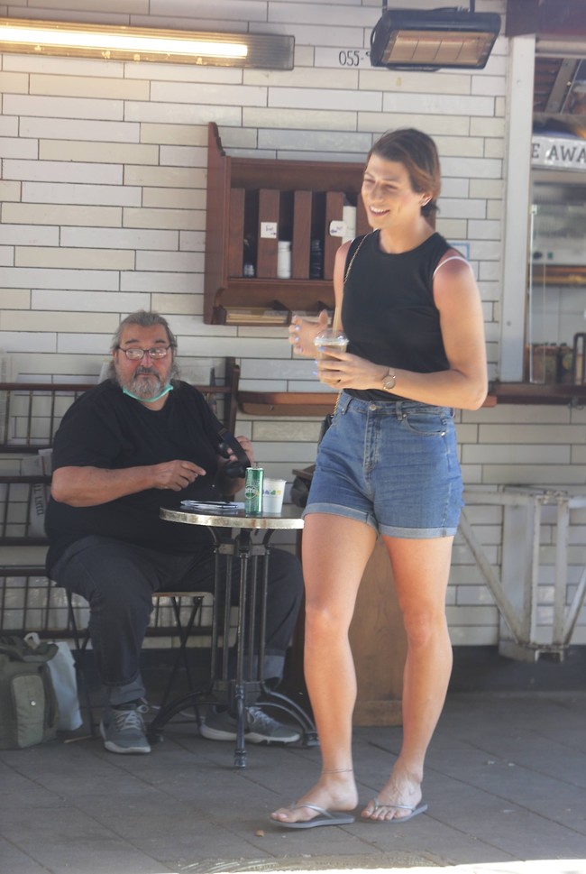 וחיוך (צילום מוטי לבטון ) וחיוך (צילום מוטי לבטון )